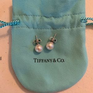 Tiffany signature pearl earrings
